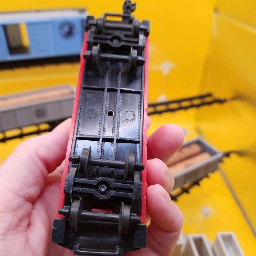 Vintage 60s HO Scale Marx NYC Northern Pacific Fast Freight Train Cars & Tracks - Picture 4 of 5